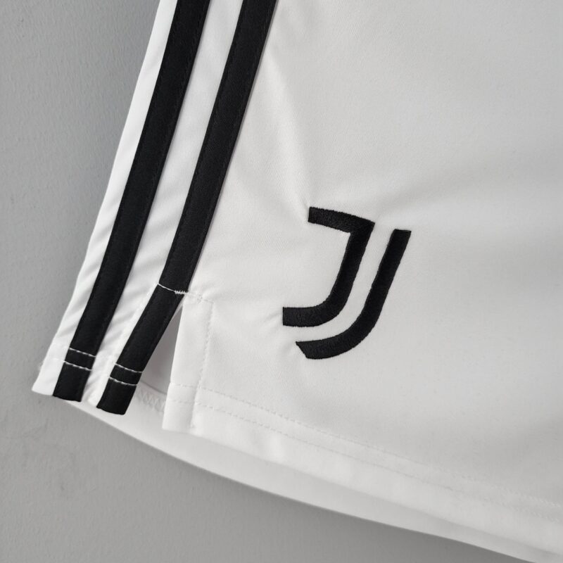 Pantaloncini Juventus 22/23 home dettaglio logo Juve