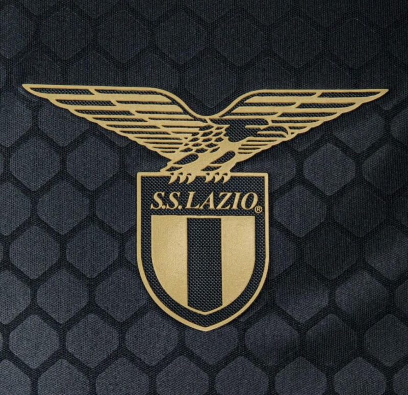 maglia-lazio-26-maggio-celebrativa-dettaglio maglia-lazio-26-maggio-celebrativa-dettaglio