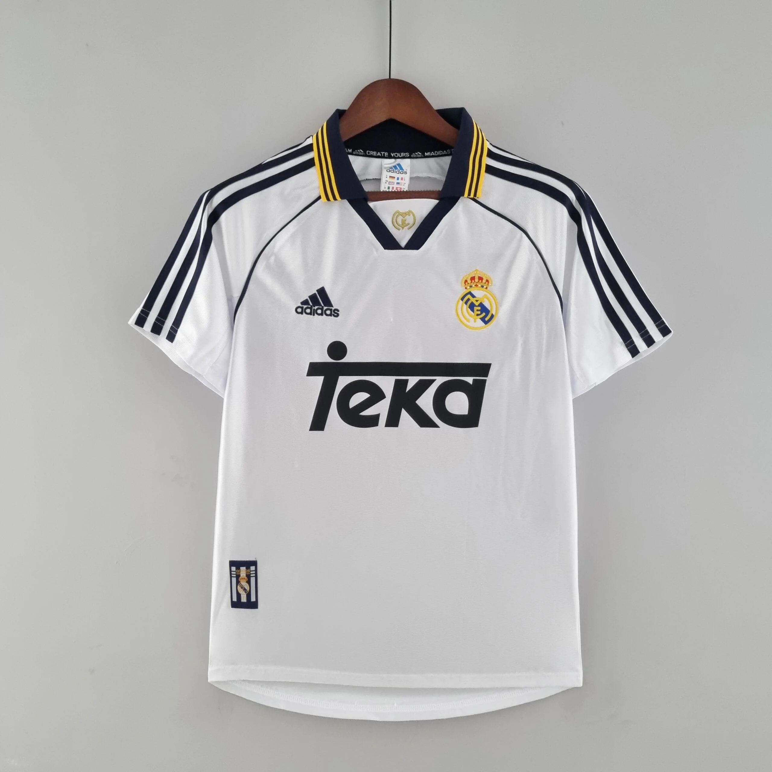 La nuova maglia del Real Madrid 2011 2012 Adidas