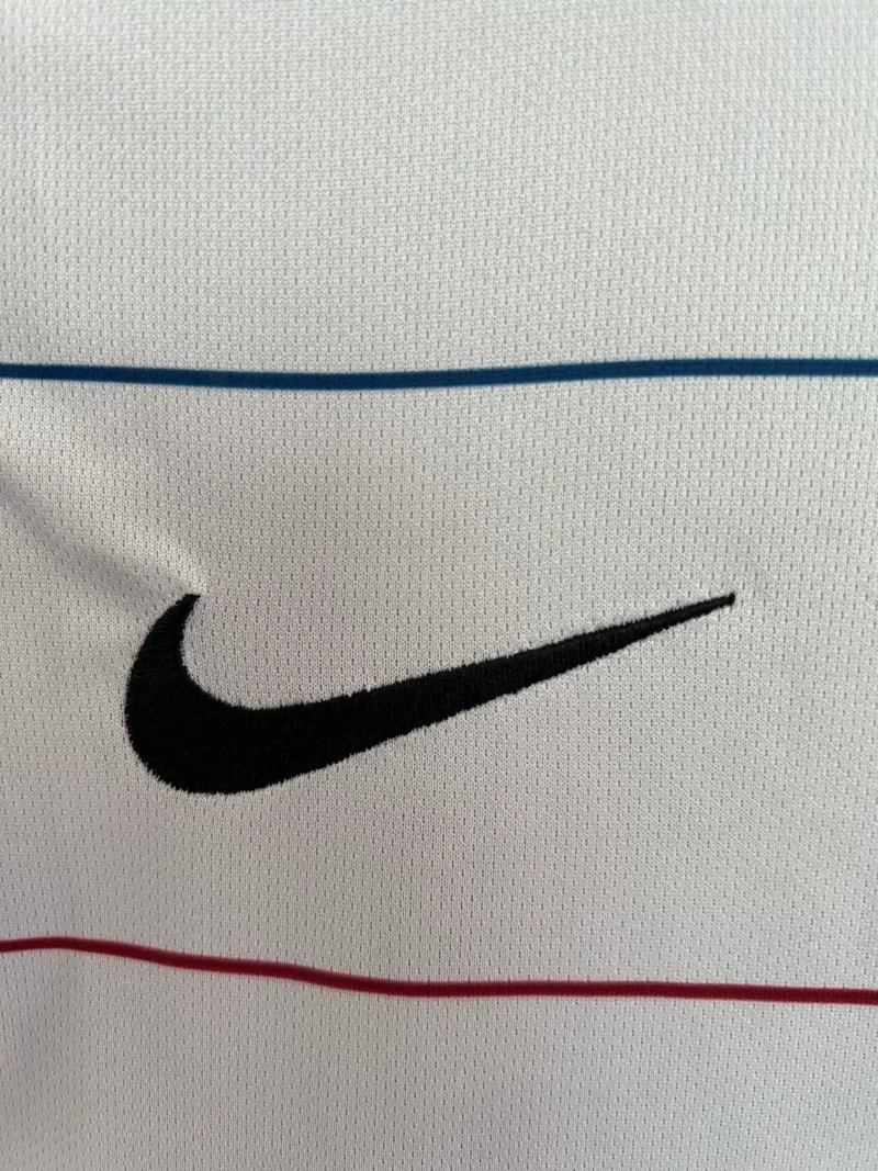 barcelona 2003-away-kit Nike sponsor