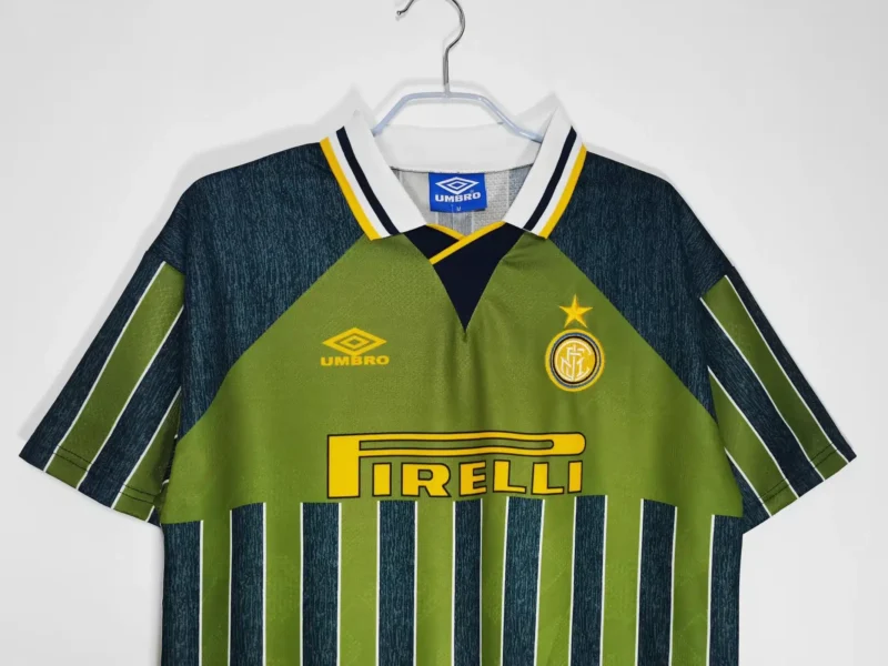 Terza maglia Inter 95/96 Umbro Vintage dettaglio sponsor