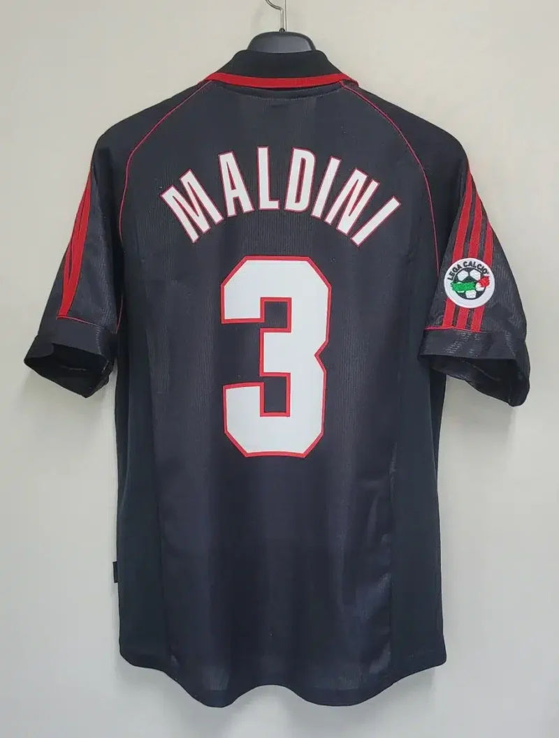 Esempio di personalizzazione maglia milan 98/99