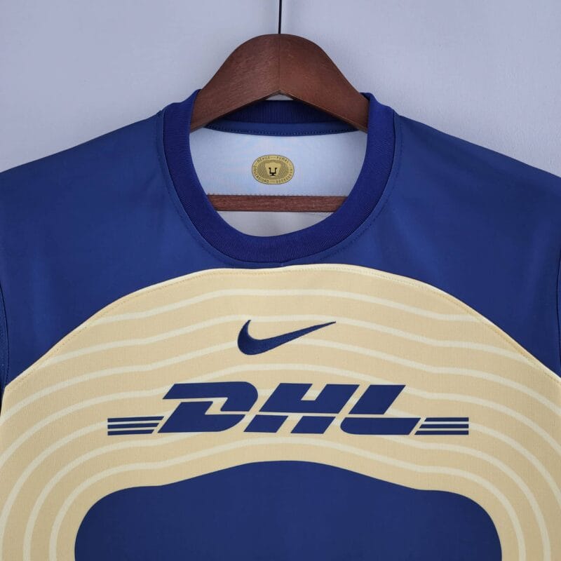 maglia Pumas UNAM home 22-23 dettaglio colletto