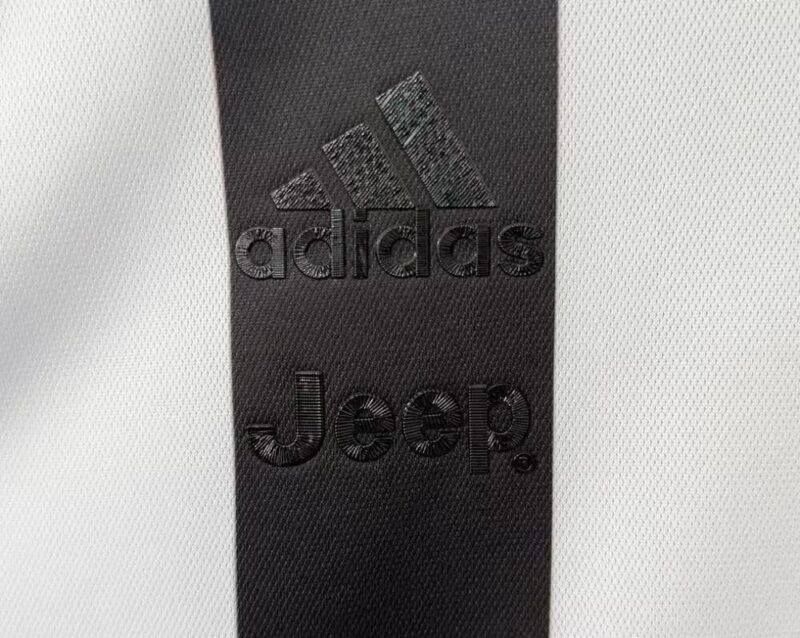 Maglia Juventus Anniversario 120 Anni celebrativa dettaglio sponsor Adidas Jee p