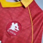 dettaglio logo As Roma della maglia Roma 1990/91 Home