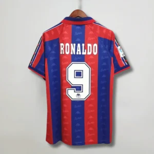 dettaglio posteriore della maglia Ronaldo Barcellona Home 1996/97