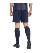 Pantaloncini_Juventus_third_2024-25_Adidas_2 Pantaloncini Juventus Third 2024/25 Adidas indossati da modello dettaglio posteriore