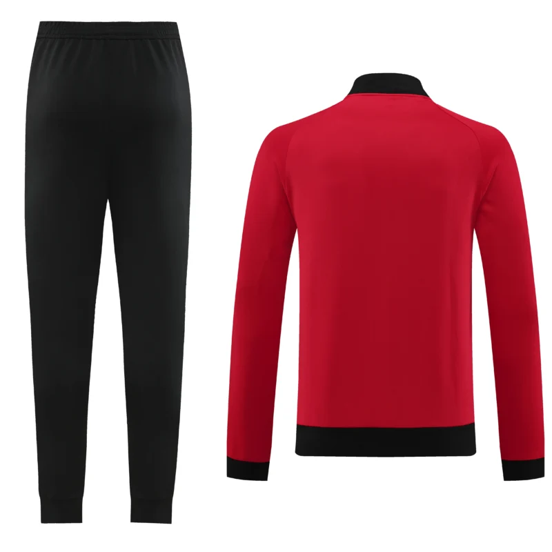 Tuta del Milan 2023/24 rossonera Puma Unisex con zip dettaglio posteriore