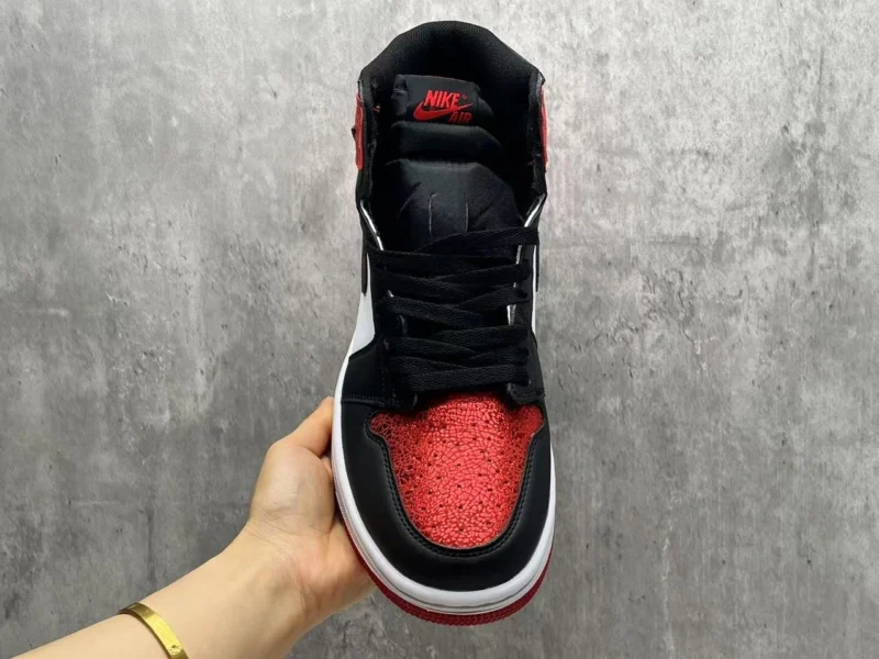 Air Jordan 1 Retro High OG Bred Toe 2