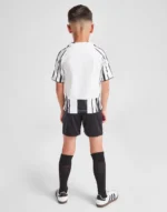 Completino Juventus Bambino 2025/26 Home dettaglio posteriore