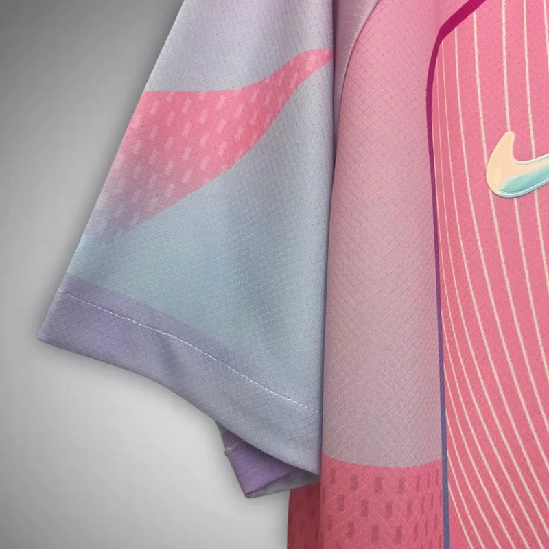 maglia Barcellona rosa 2025 26 dettaglio manica