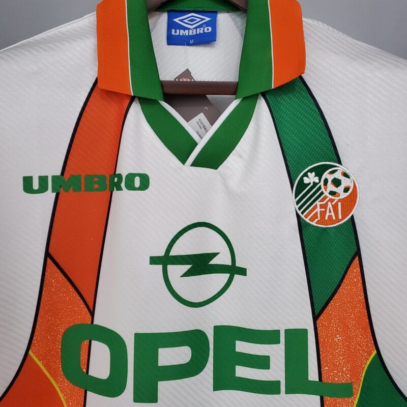 maglia Irlanda Umbro 1994/96 away dettaglio petto