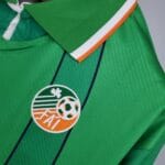 maglia Irlanda vintage 1996-98 Home Umbro dettaglio logo nazionale Irlanda calcio