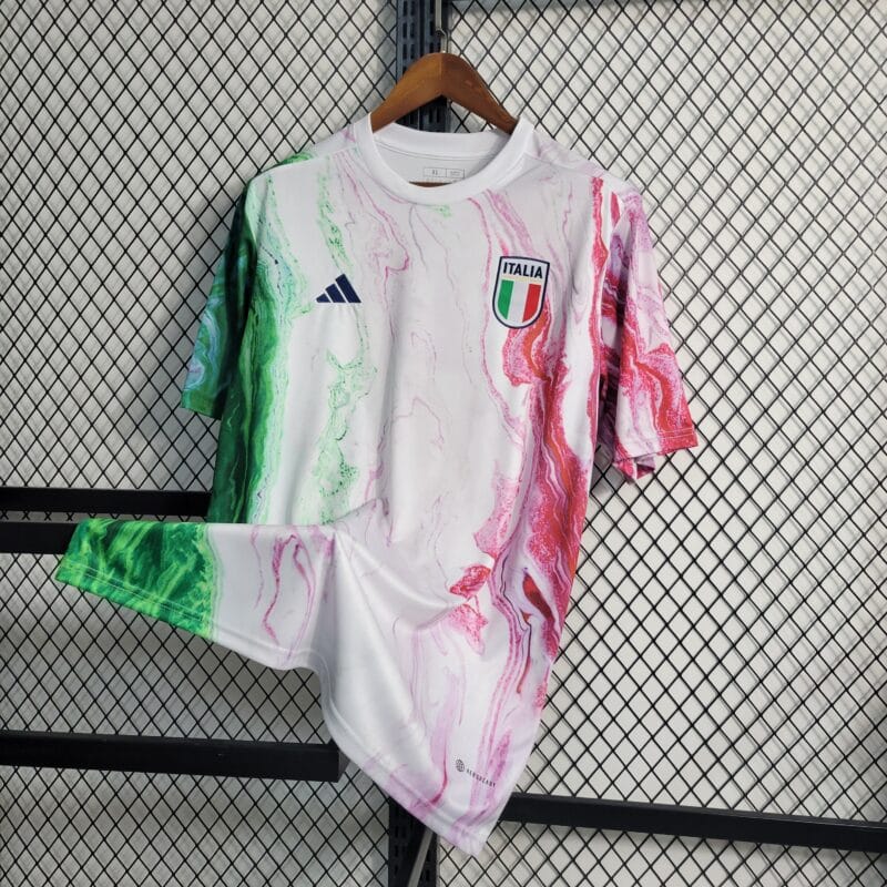 dettaglio laterale della maglia Italia allenamento 2022/23