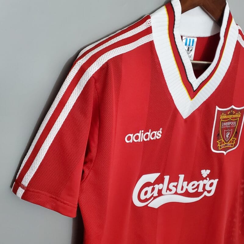 dettaglio spalla della maglia Liverpool 95/96 Home Adidas Carlsberg