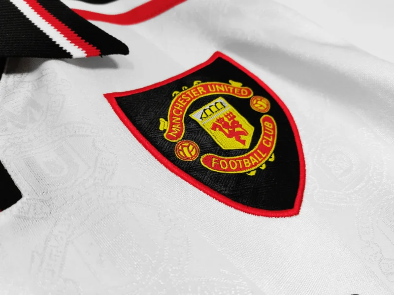 maglia Manchester United 97/99 Away retro long sleeve Umbro dettaglio logo Man Utd