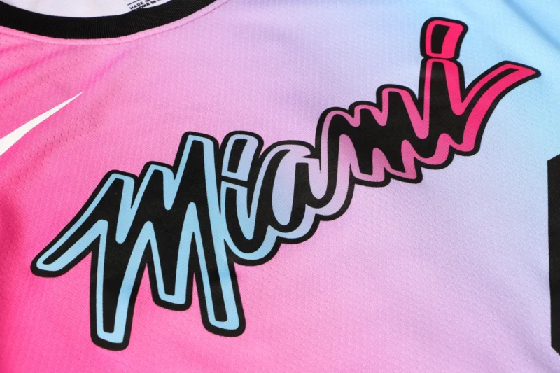 maglia Miami Heat Vice City 2020 NBA dettaglio scritta frontale MIAMI