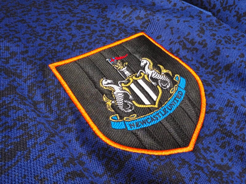 maglia Newcastle vintage 97/98 away Adidas dettaglio logo Newcastle