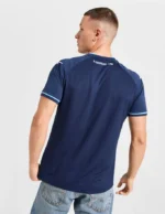 maglia Lazio 2025/26 third Mizuno indossata da modello dettaglio posteriore