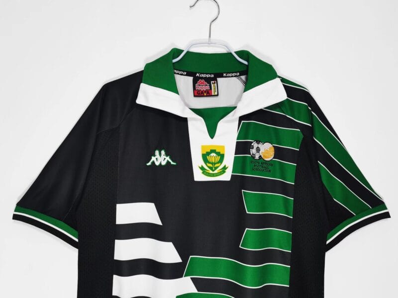 dettaglio petto della maglia Sudafrica calcio 1998 Away