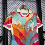 dettaglio petto della maglia Venezia Special Edition 2024-25 Kappa