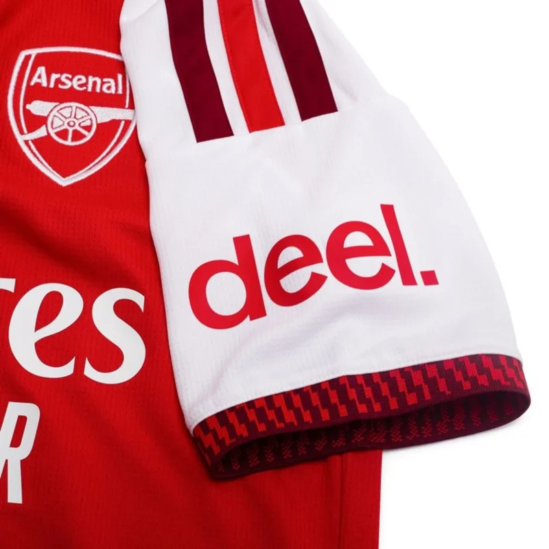 maglia Arsenal 2026/27 home dettaglio sponsor Deel