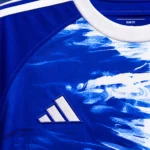 maglia-como-1907-home-2025-26-2 maglia Como 1907 2025/26 Home dettaglio colletto