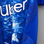 maglia-como-1907-home-2025-26-sponsor-uber maglia Como 1907 2025/26 Home dettaglio sponsor Uber