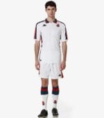 Maglia Genoa Away 2024/2025 Kappa indossata da modello