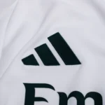 maglia Real Madrid 2026/27 home dettaglio sponsor tecnico
