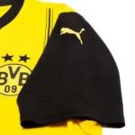 maglia_Borussia_Dortmund_2024_25_home_Puma_4 maglia Borussia Dortmund 2024 25 home Puma dettaglio manica corta con logo Puma