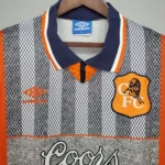 dettaglio colletto della maglia Chelsea away 1994/1995 Umbro