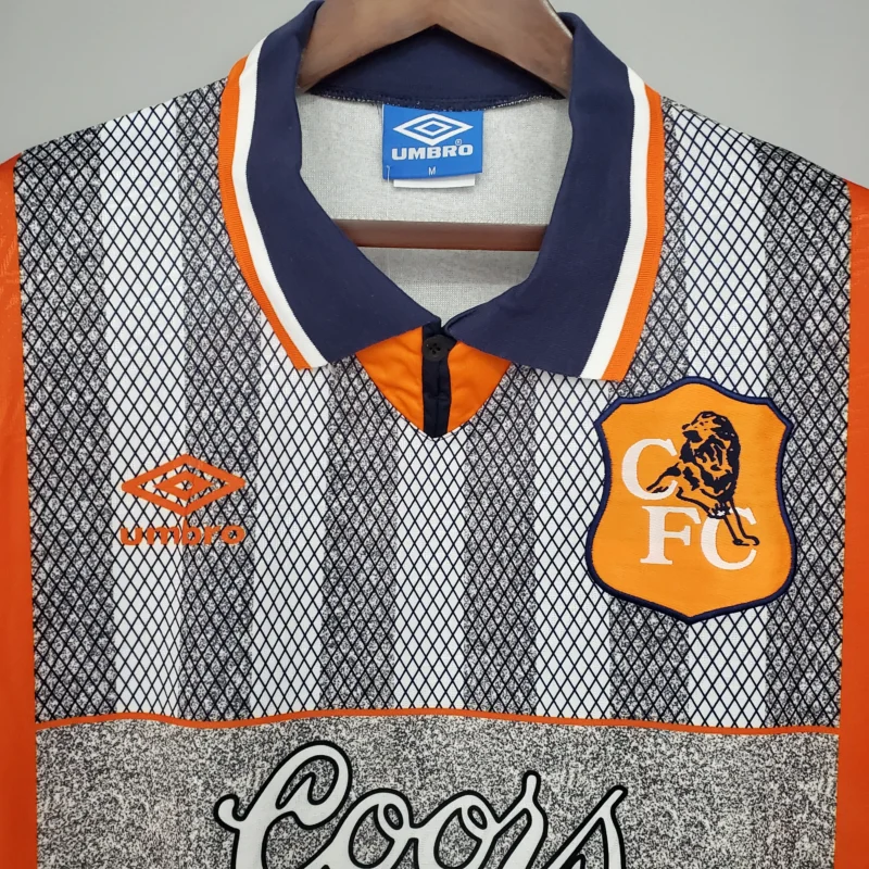 dettaglio colletto della maglia Chelsea away 1994/1995 Umbro