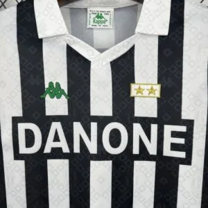 dettaglio spopnsor Danone della maglia Juventus Danone 92/94 home Kappa