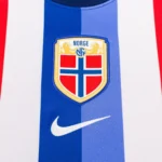 maglia Norvegia 2024 25 home Nike dettaglio logo Nike e federazione calcio norvegese