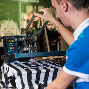 personalizzazione nome e numero maglia calcio