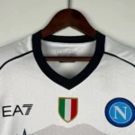seconda maglia Napoli 2023 bianca Ea7 away dettaglio colletto